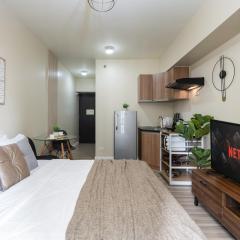 Furnished Studio in Avida Towers Riala, Cebu IT Park with Pool, Fast WiFi, Netflix and More