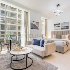 Studio Near Dubai Water Canal and Bus Station, Conveniently Close to Downtown, The Scala Tower, Business Bay by Deluxe Holiday Homes