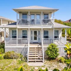 Vacation in This Gorgeous 2-Story Home! 3 BR 3 BA! Sleeps 8!