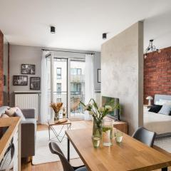 Superb Loft Studio in charming Praga District, 300 m to Metro & 100 m to tram, balcony