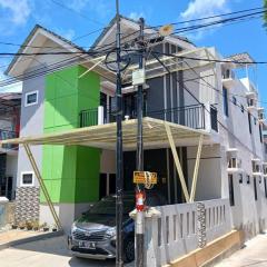 Super OYO 93085 Homy Stay Syariah