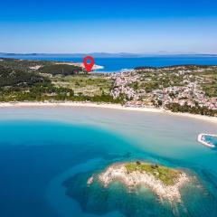 Amazing Apartment In Lopar With House Sea View