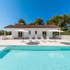 Villa Pietraviva by Perle di Puglia