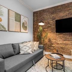 Bold Manhattan Base in Prime Nolita