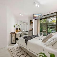 Naousa Private Beach Bungalow