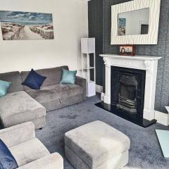 2BR Filey Flat, Near Seafront - Perfect for Getaways