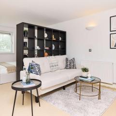 The River Thames Hideout - Modern 1BDR Flat