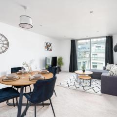 Modern City Penthouse with Balcony and Parking