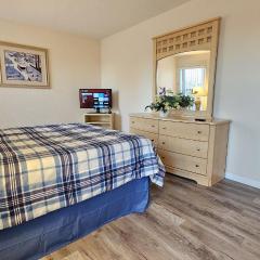 8 miles to Disney, 20 miles to Universal, private pool, spa, washer, dryer, games room, gated