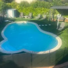 Studio climatisé avec piscine et jardin