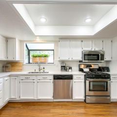 Come stay at the Elm Grove Elegance Irene!