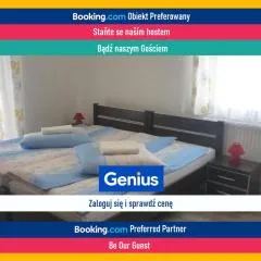 Ośrodek Wypoczynkowy Nad Stawem vis a vis Parku Zdrojowego z Tężnią Solankową - B&B Holiday Resort By The Lake - Erholungsheim Am See - Prázdninový dům U Jezera