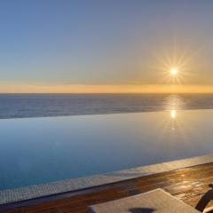 Funchal Acqua Blue 5L, a Home in Madeira