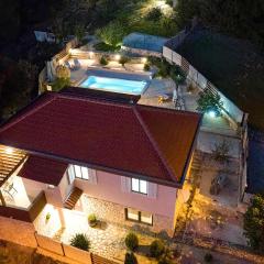 Gorgeous Home In Pokrovnik With Wifi