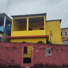 Kitnet para solteiro ou casal com banheiro e cozinha privativos