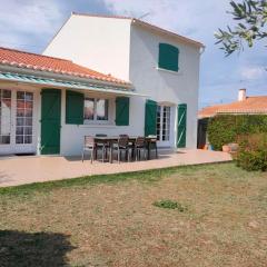 Maison spacieuse pour 9 pers. proche plage, parking, terrasse - FR-1-323-584