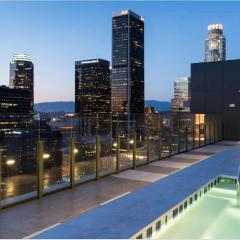 The Olive Skyline 2 Bed Apt with FREE PARKING in DTLA