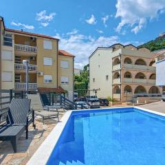Gorgeous Apartment In Baska Voda