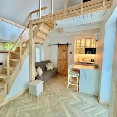 Charming Cottage - Sauna - Central Location