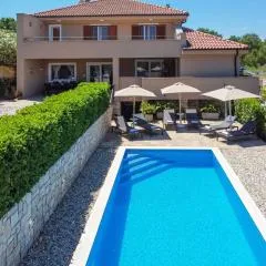 Holiday Home Matea by Interhome