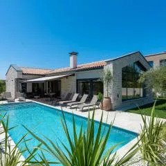 Villa Flores by Villas Guide