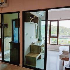 Deluxe Room at Tree Boutique Condo by Suwan Style Agency