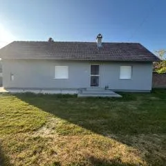 FERIENHAUS Kuća za odmor DJEDIN ORAJ