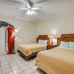 Bring Your Boat Condo with Pool in Naples!