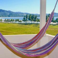 Dahlia Penthouse Beach Getaway, Stunning Views!