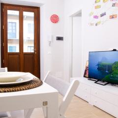 La Baby by HAPPYHOSTORINO