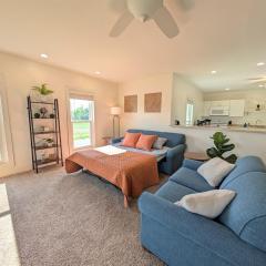 Cozy Upstairs Apartment Near River and Marina Access