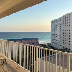Tranquil Tides Beachfront Condo w/ Pools, Tiki Bar & Stunning Gulf Views!