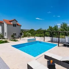 Awesome Home In Ribnica - Krusevo
