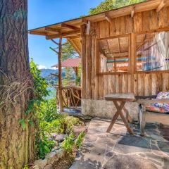 Magical lakeview Casita, swim dock, sauna, kitchen