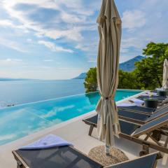 Beautiful Seafront Split Villa 9 Bedrooms Bellamar Vista Retreat