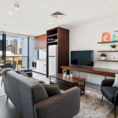 Modern 2B2B Apt near Crown with Parking and City Views