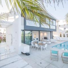 Villa Limni Enas - Luxury And Contemporary 3 Bedroom Kapparis Villa With Sea View