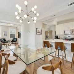 Mid-Century Townhome Steps from Restaurants #DCottage