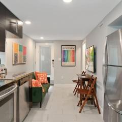 Cozy Mid-Century Apartment Steps From Restaurants #DCottage