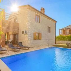 Cozy Home In Cabrunici With Wifi