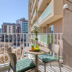 Cozy Apartment Heart of St Julians Sleeps 5