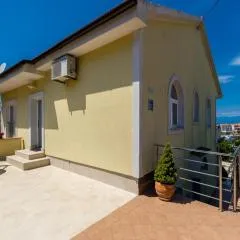 Apartments Mira