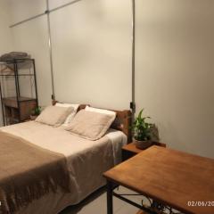 Flat 2 Jardim Serrano - Casal Wi-Fi e Estacionamento