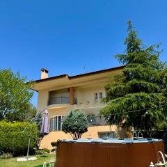 E L urban villa.