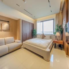 Citylight Studio With Balcony by Blue Cloud Holidays