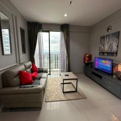 Flora Homes at i-City - WiFi TV Box and 1 Car Park