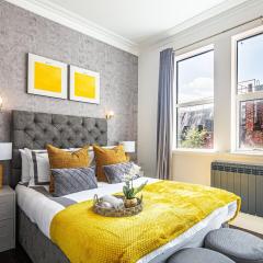 Spacious High End 3-Bedroom Apartment Sleeps 6