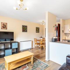 Stylish Riverside Flat Near Canary Wharf