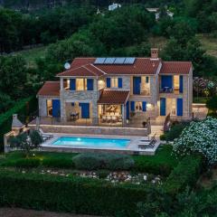 Villa Sterpazzi for 8 people near Poreč with 38 m2 heated pool, sea view & wellness