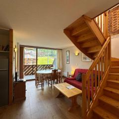 Duplex 2 étoiles aux pieds des pistes avec balcon, parking et équipement complet - FR-1-642-19